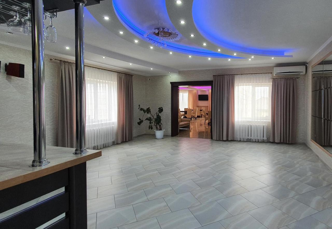 Hotel Konus Falesti Екстериор снимка