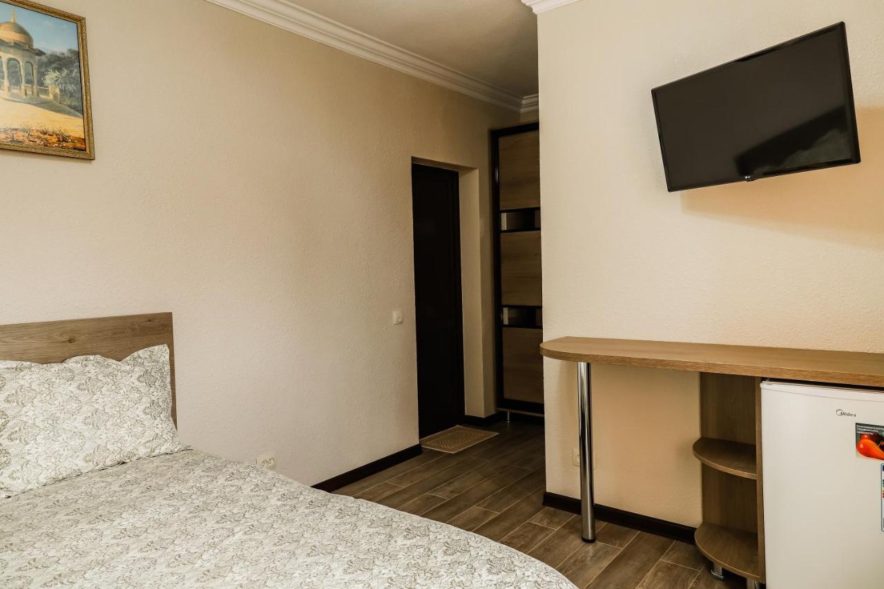 Hotel Konus Falesti Екстериор снимка