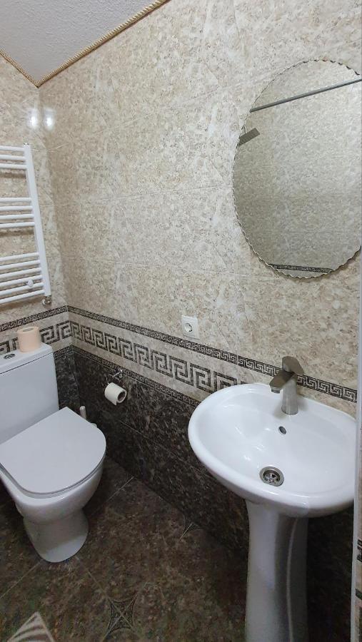 Hotel Konus Falesti Екстериор снимка
