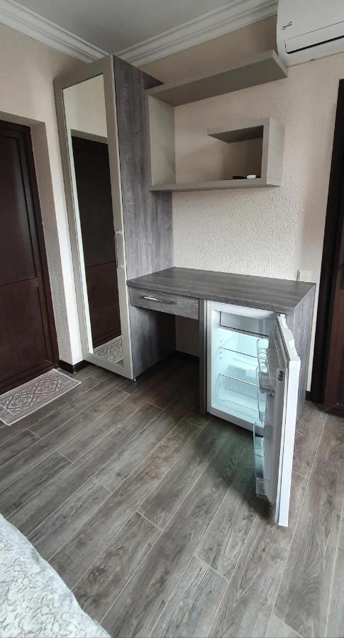 Hotel Konus Falesti Екстериор снимка