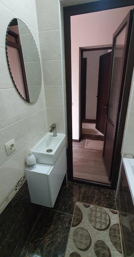 Hotel Konus Falesti Екстериор снимка