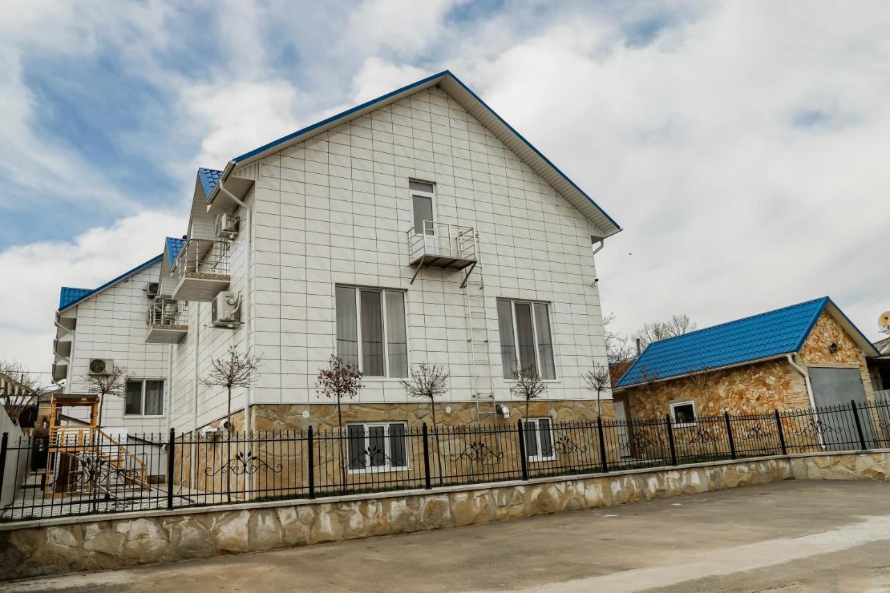 Hotel Konus Falesti Екстериор снимка