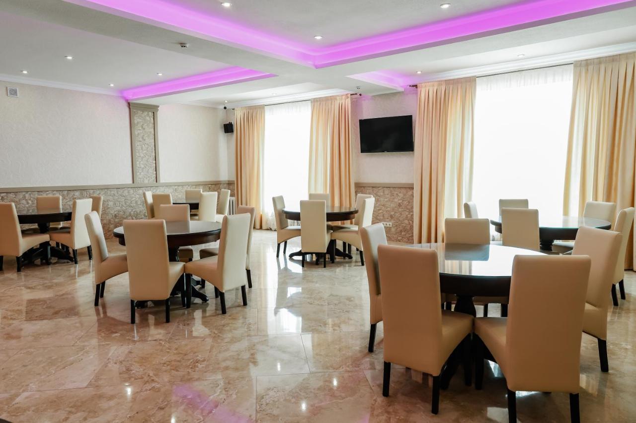 Hotel Konus Falesti Екстериор снимка