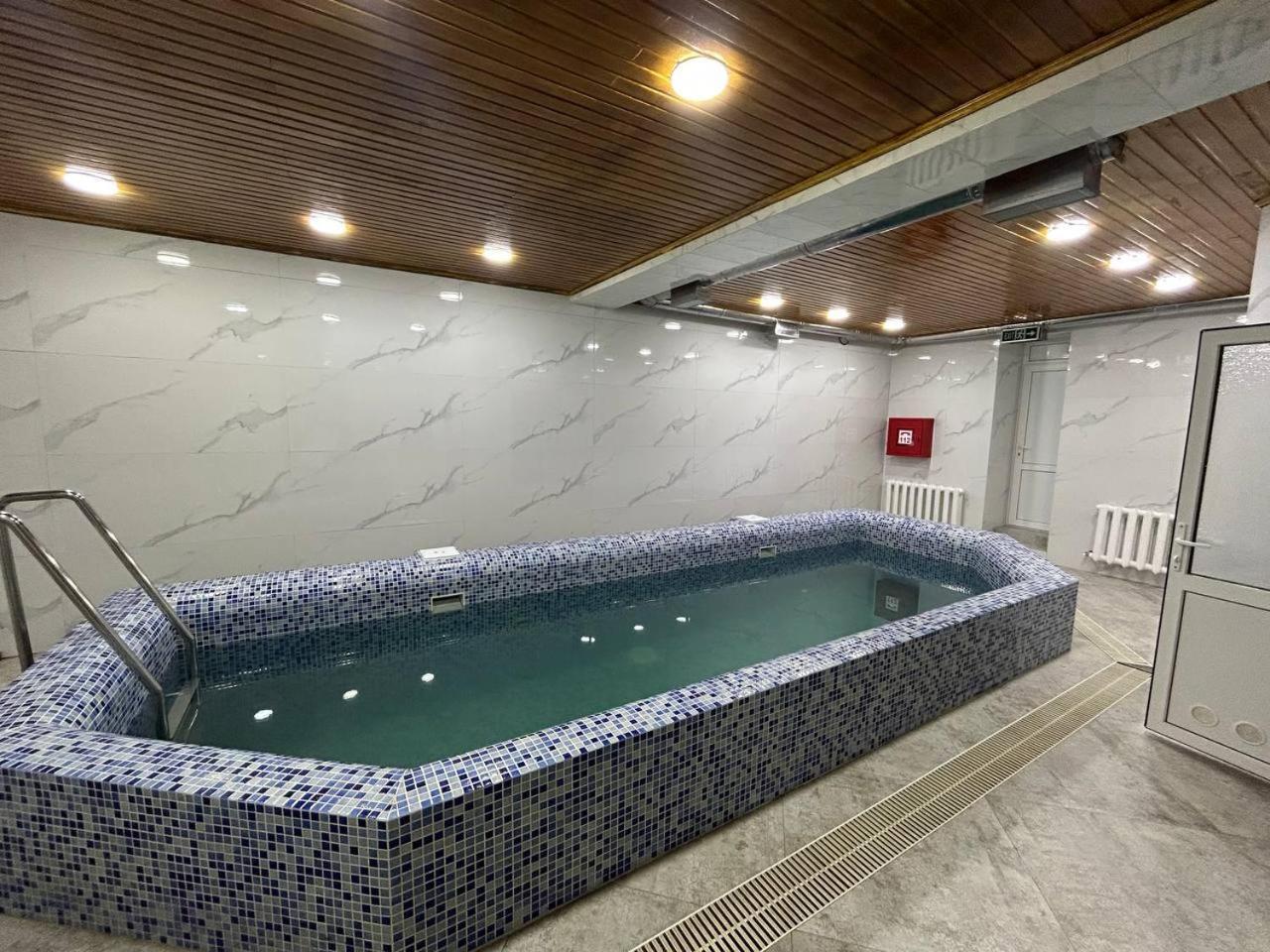 Hotel Konus Falesti Екстериор снимка