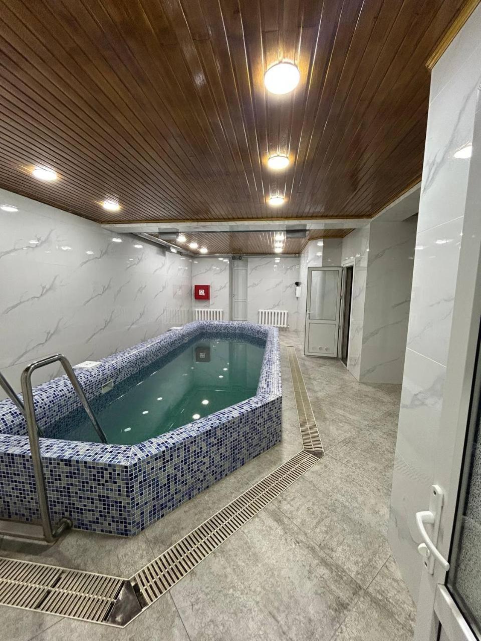 Hotel Konus Falesti Екстериор снимка