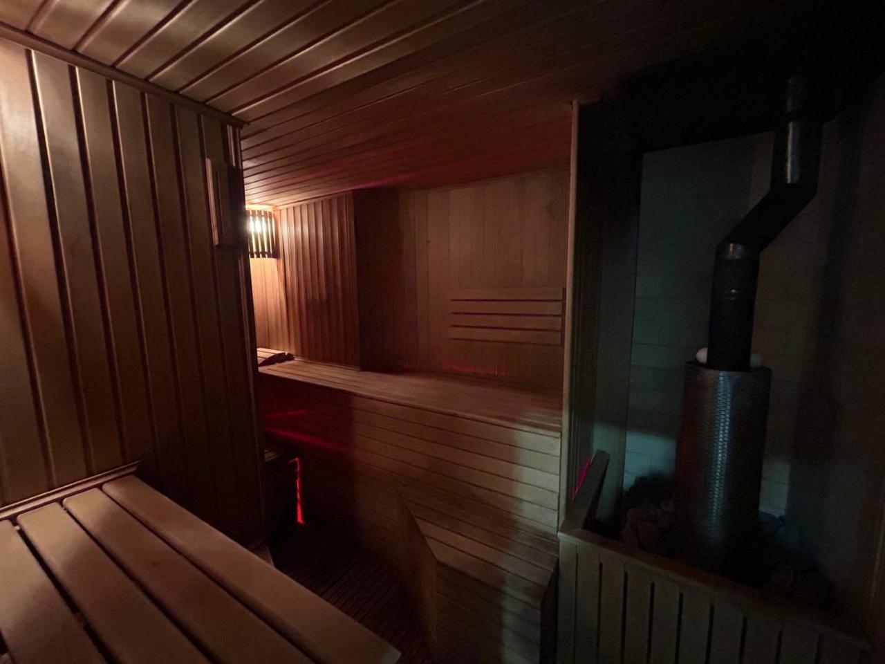 Hotel Konus Falesti Екстериор снимка